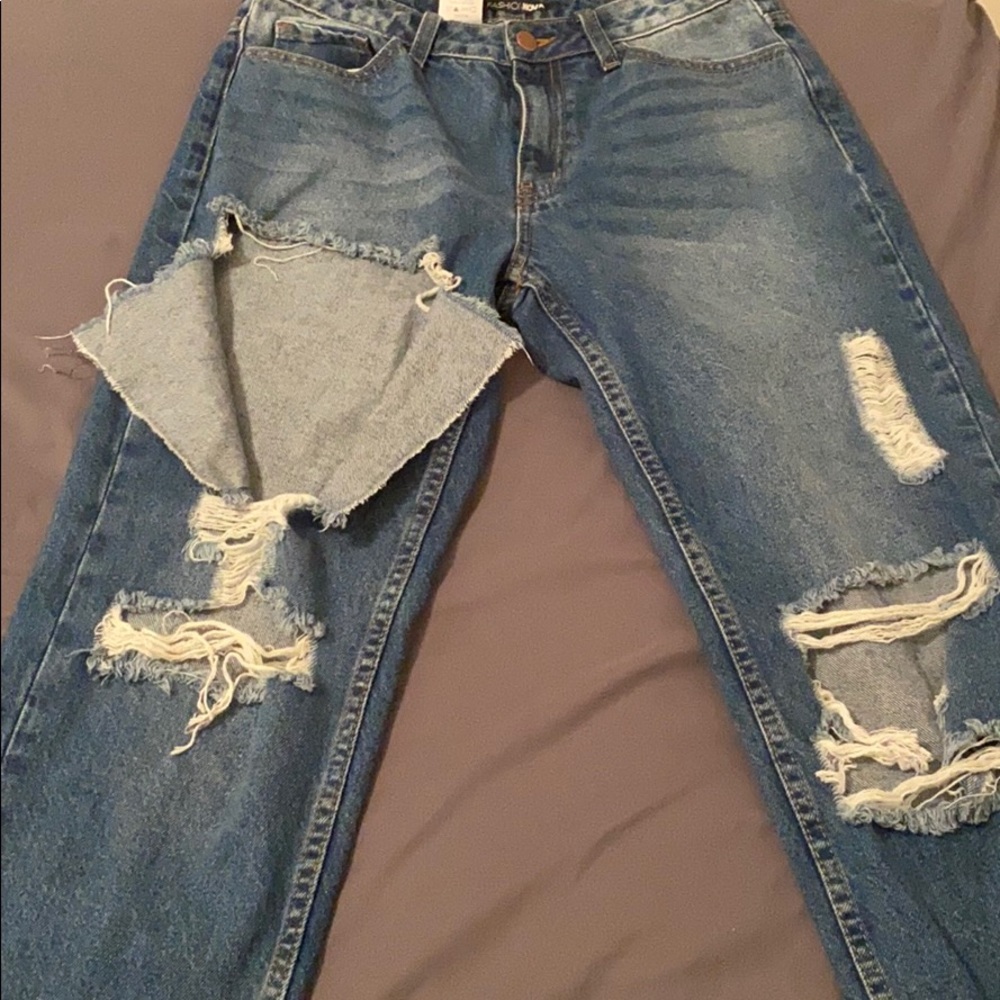 FashionNova Boyfriend Jeans